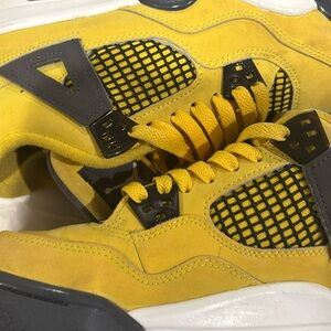 Jordan 4 tour yellow
